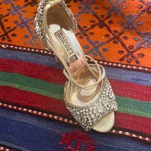 Badgley mischka . Worn once. Missing a few stones 5.5